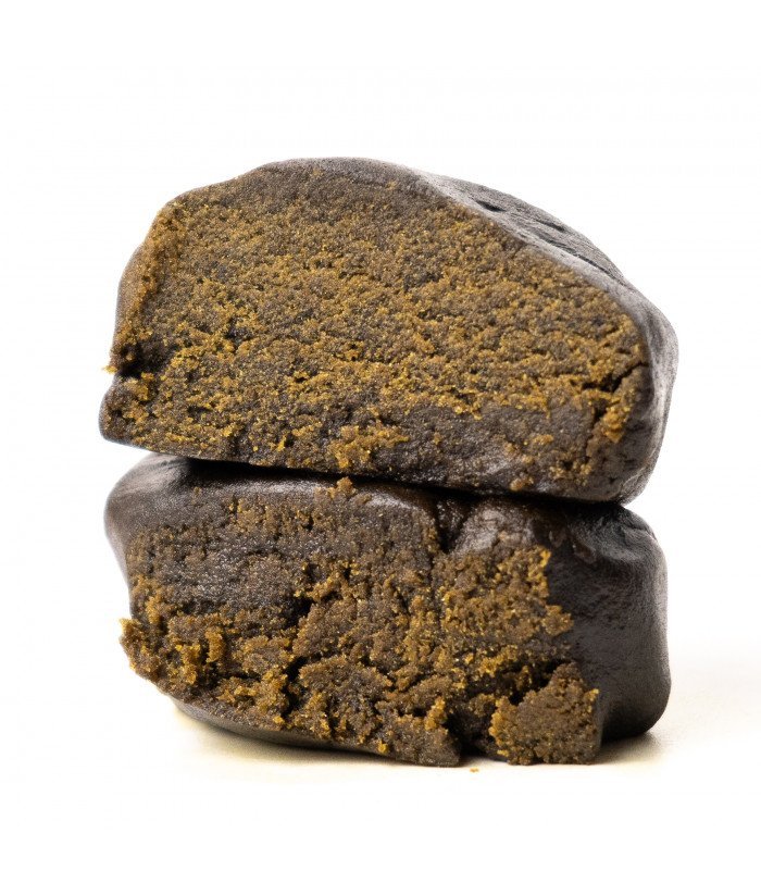 Résine Black Butter CBD - Résine de CBD hautement concentrée avec un taux de 70% de CBD, produite en France dans la région de Savoie. Profitez de cette résine de qualité supérieure pour une expérience CBD intense et relaxante.
